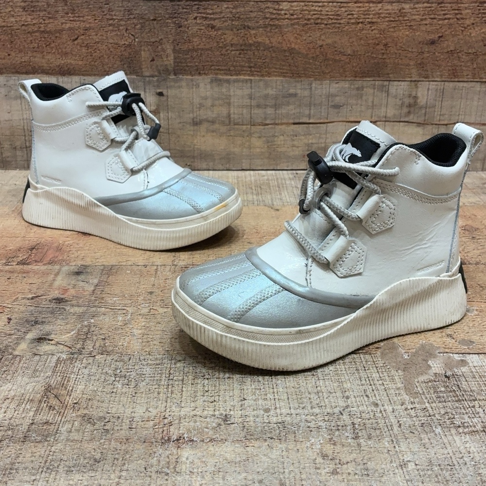 Sorel Snow Boots Kids Size 2 33 White Waterproof Ankle Lace Up Winter NY5169-125